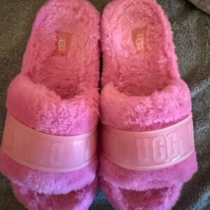UGG fluffita Soft Pink Fluffy Slides